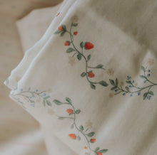 Gooslings Botanical Berries Swaddle - Ivory