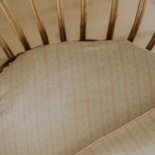Gooslings Petal Scallops Crib Sheet - Pink
