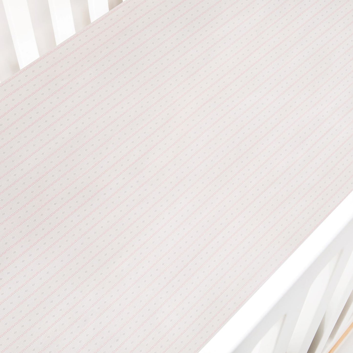 Gooslings Petal Scallops Crib Sheet - Pink