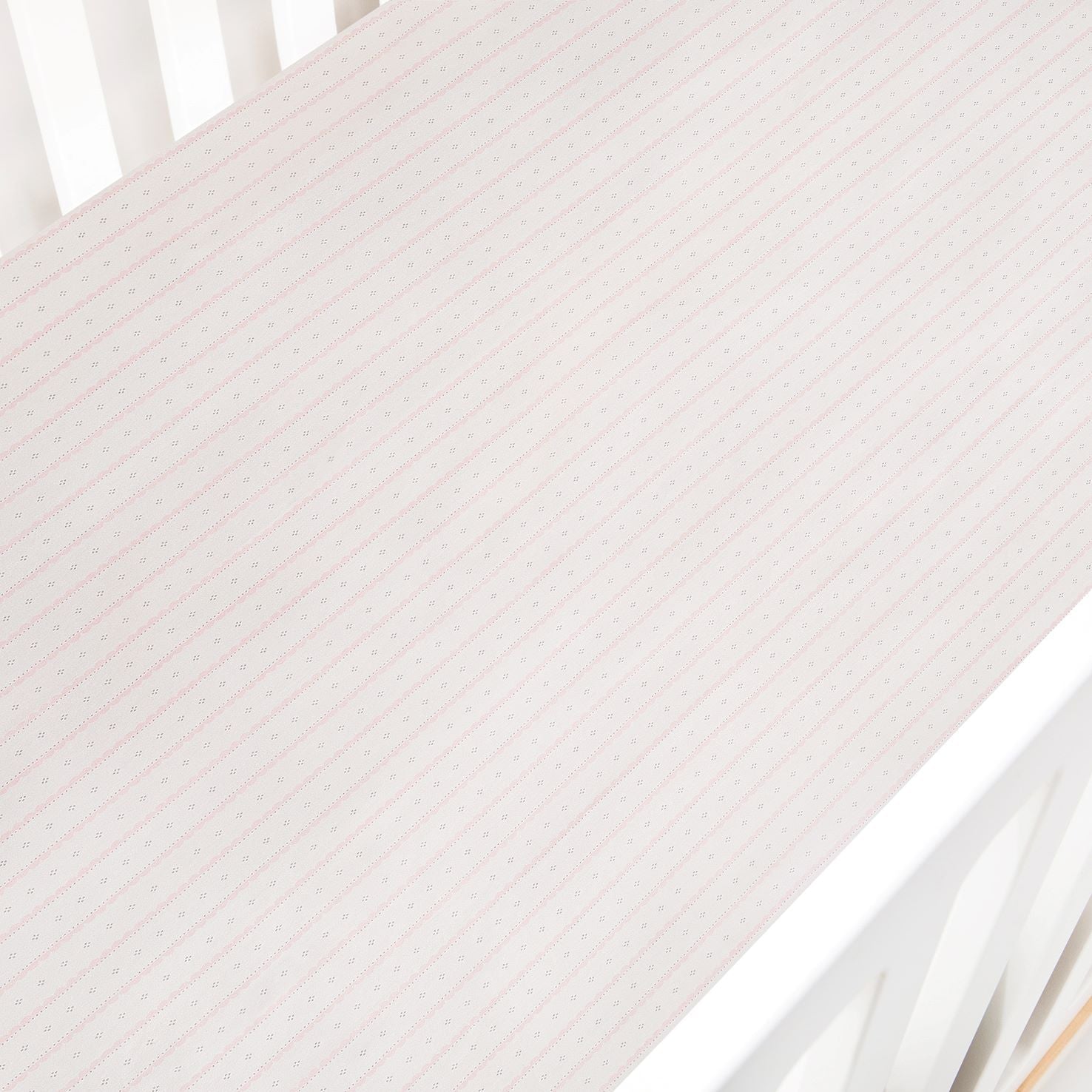 Gooslings Petal Scallops Crib Sheet - Pink