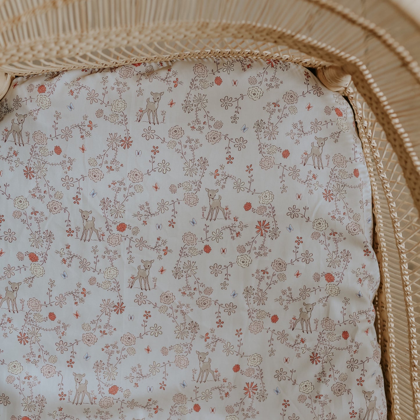 Gooslings Into The Woodlands Crib Sheet - Ivory