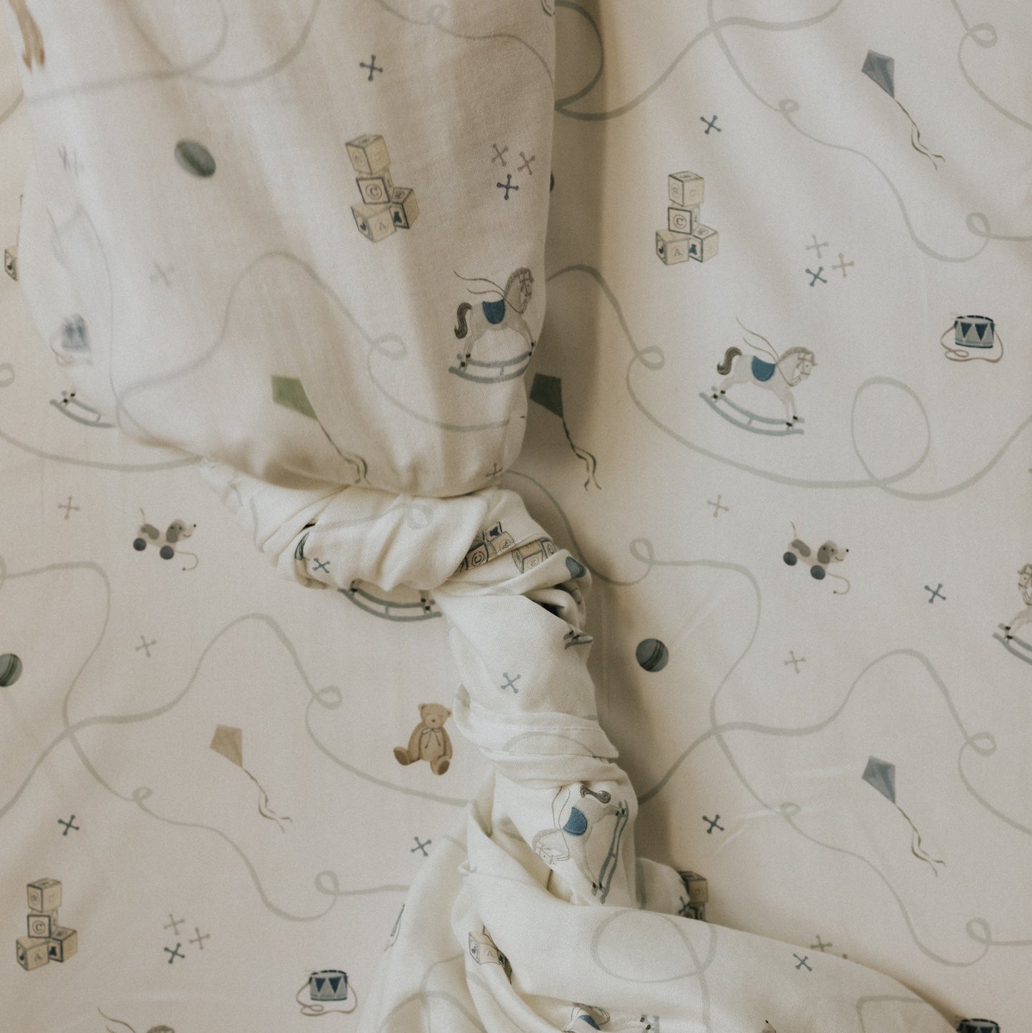 Gooslings Little Toy Chest Swaddle - Ivory