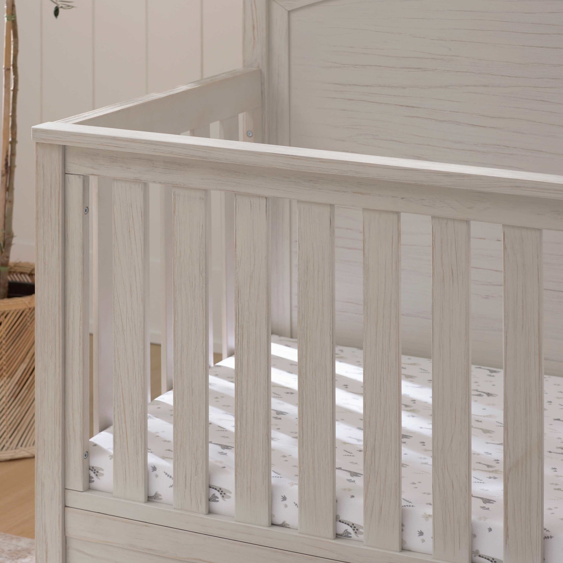 B26401WDF,Monogram by Namesake,Hemsted 4-in-1 Convertible Crib in White Driftwood