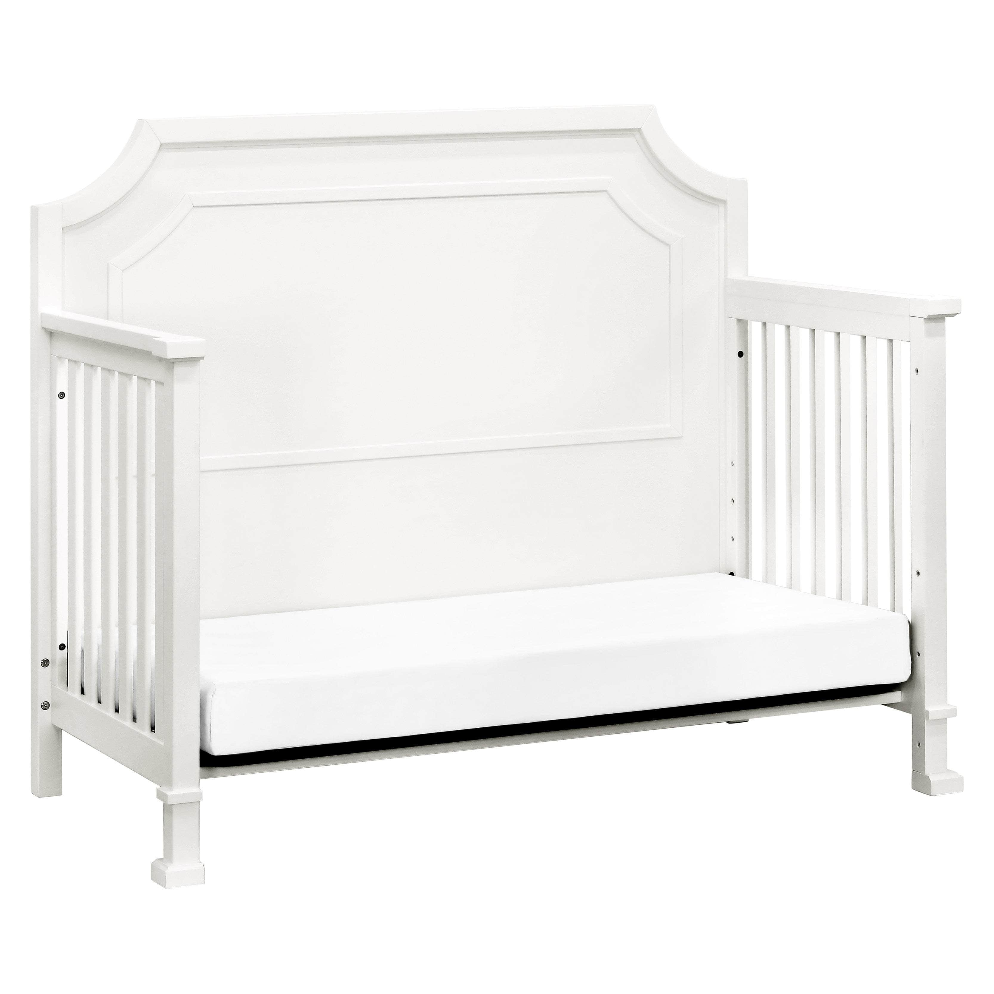 Emma 2024 regency crib